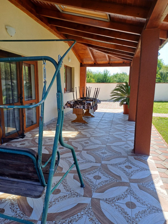 Casă 750 mp, curte individuală, garaj, foisor, Prejmer