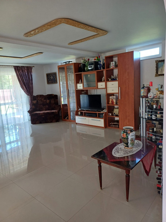 Casă 750 mp, curte individuală, garaj, foisor, Prejmer