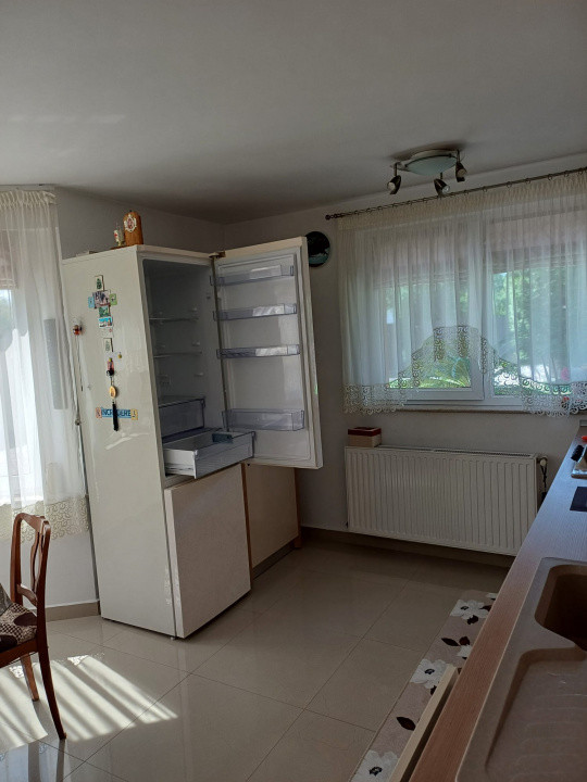 Casă 750 mp, curte individuală, garaj, foisor, Prejmer