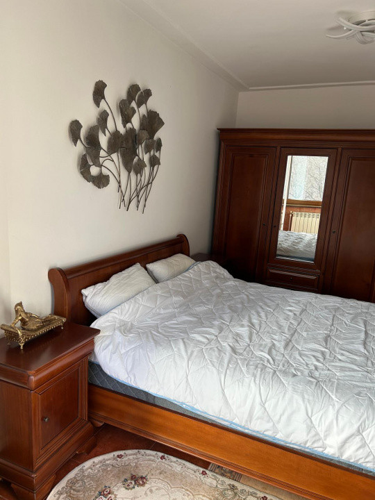 Vând artament 2 camere foarte aproape de plajă –Bulevardul Mamaia, zona 3 Papuci