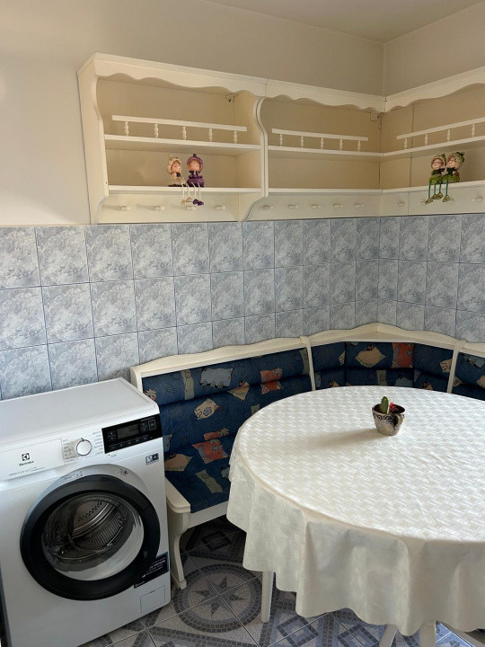 Vând artament 2 camere foarte aproape de plajă –Bulevardul Mamaia, zona 3 Papuci