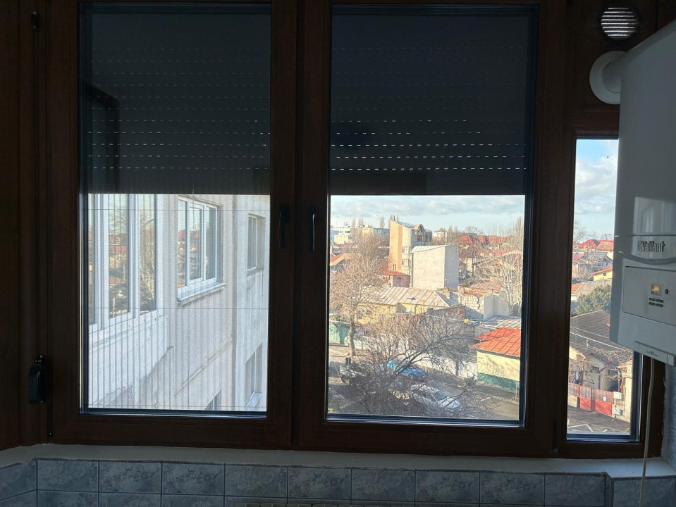 Vând artament 2 camere foarte aproape de plajă –Bulevardul Mamaia, zona 3 Papuci