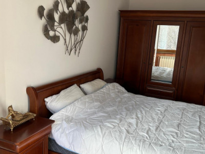 Vând artament 2 camere foarte aproape de plajă –Bulevardul Mamaia, zona 3 Papuci