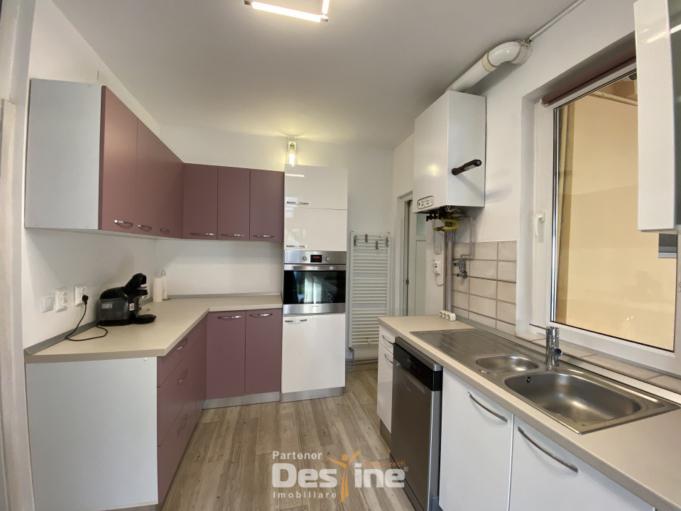 Casa cu 4 camere,   terasa acoperita,  curte de 700 mp, zona Kaufland -  Buzesti