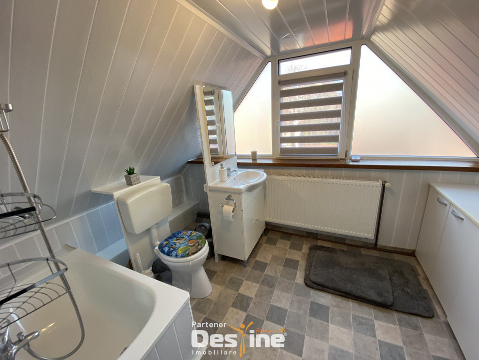 Casa cu 4 camere,   terasa acoperita,  curte de 700 mp, zona Kaufland -  Buzesti