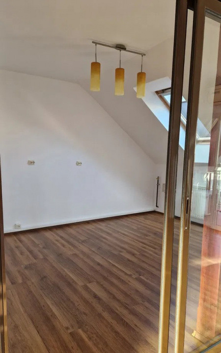 Spatiu comercial 120 mp cu 3 incaperi si locuri de parcare, zona Nicopole