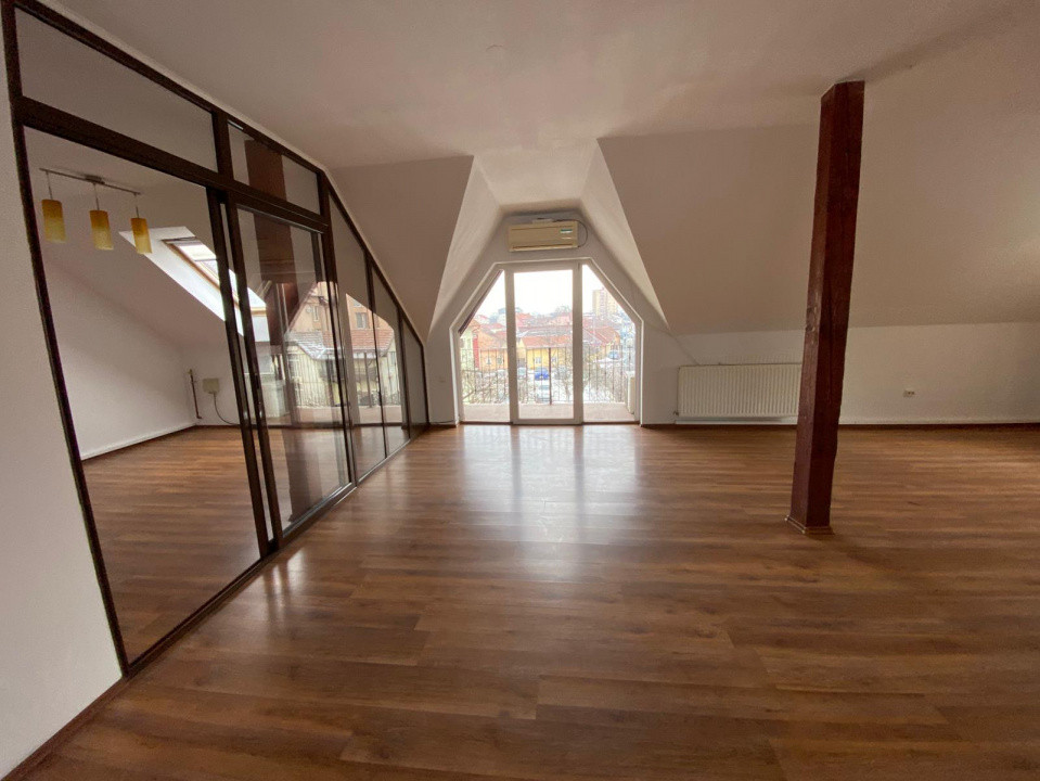 Spatiu comercial 120 mp cu 3 incaperi si locuri de parcare, zona Nicopole