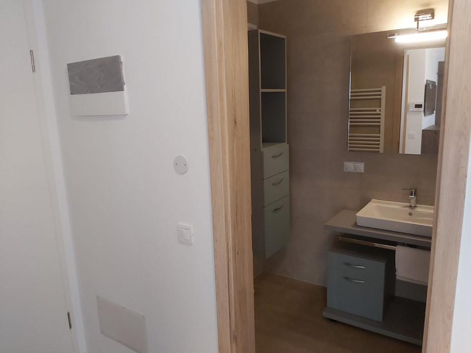 Apartament 2 cam etaj intermediar, balcon, boxa si loc de parcare, Kasper Coresi