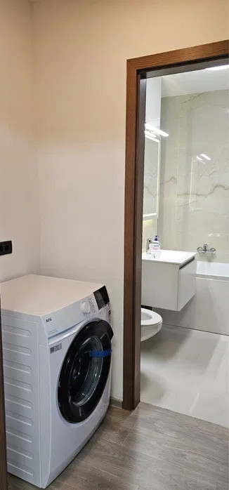 Apartament 2 camere 55 mp, etajul 2, zona Calea Bucuresti