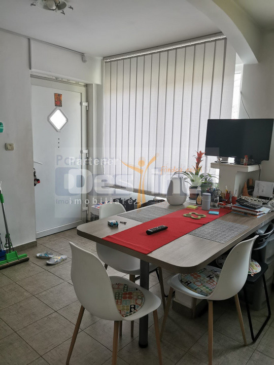 Chirie - Casa cu 3 camere, 95 mp, mobilata si utilata - Poitiers zona Frumoasa