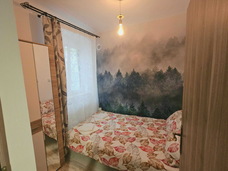 Apartament cu 2 camere, situat la casa + curte, ultracentral in Piata Sfatului