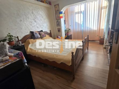 Apartament 2 camere, decomandat, Alexandru Cel Bun, 71.900 EURO