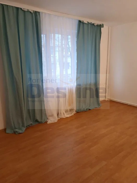 Apartament 3 camere, 70 mp | Tătărași | Etaj 2/4 | Bloc fără risc seismic