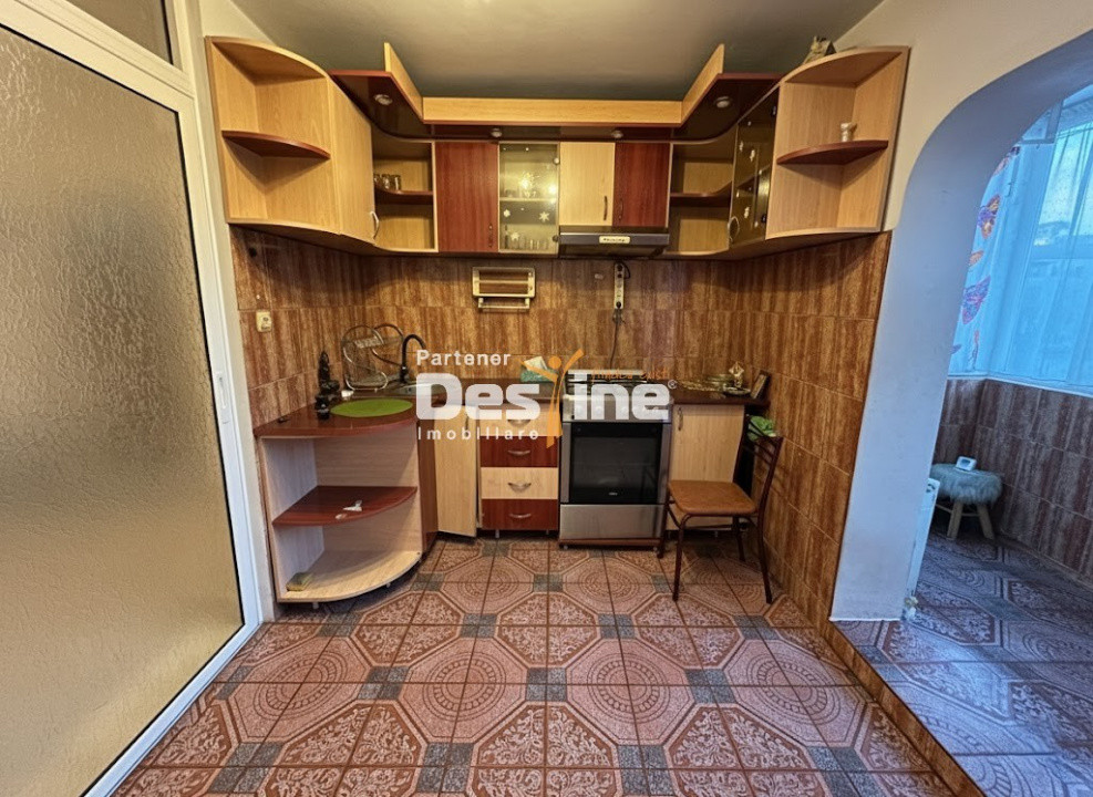 Apartament 3 camere, 72 mp, centrală termică, central etaj 3/4 – zona Canta