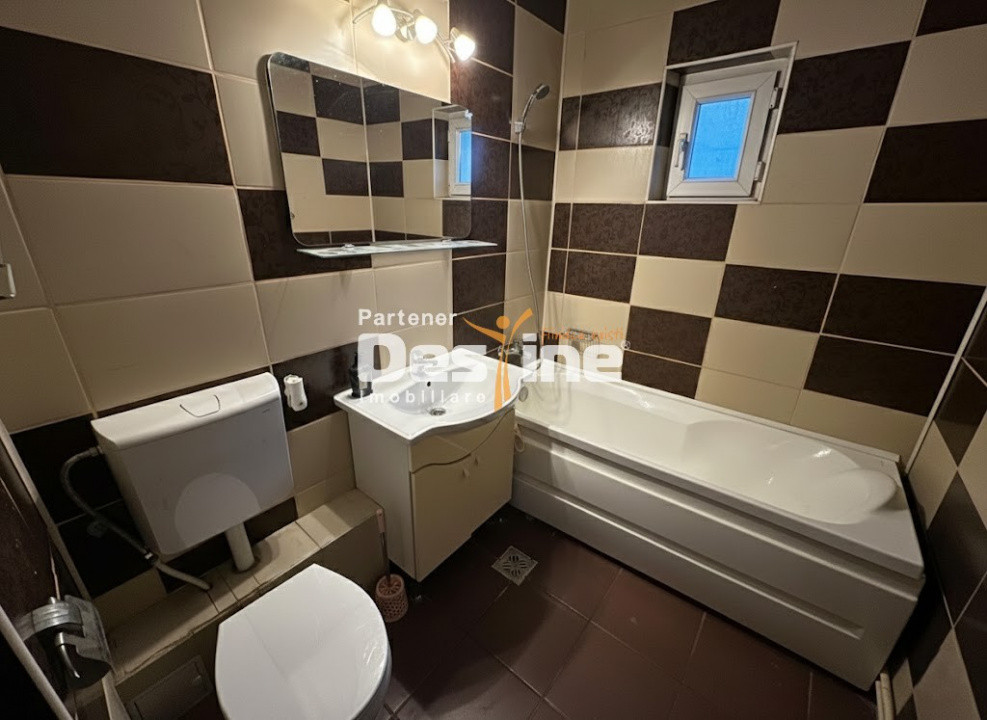 Apartament 3 camere, 72 mp, centrală termică, central etaj 3/4 – zona Canta