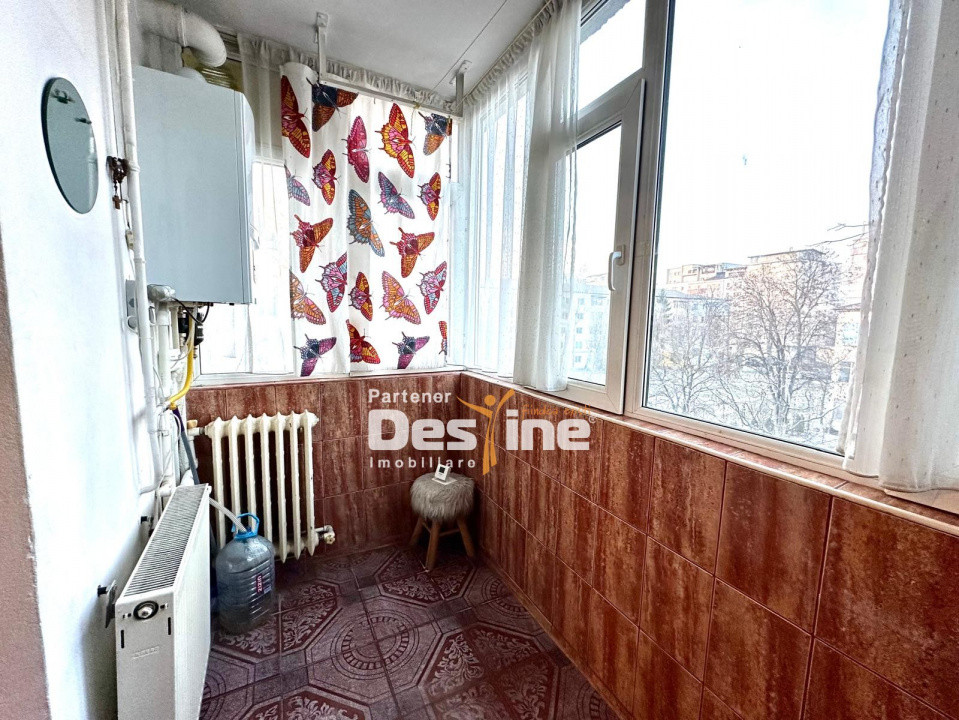 Apartament 3 camere, 72 mp, centrală termică, central etaj 3/4 – zona Canta