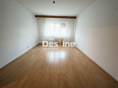 Apartament 3 camere, 72 mp, centrală termică, central etaj 3/4 – zona Canta