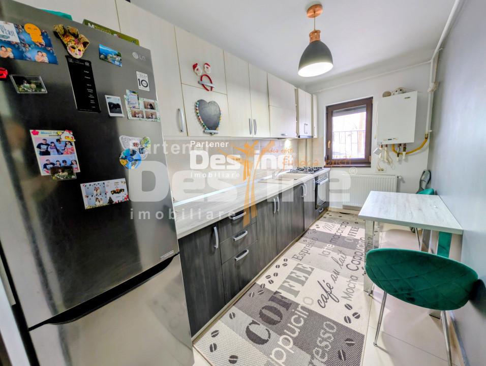 Apartament 2 camere decomandat 59 mp mobilat utilat geam la baie loc de parcare