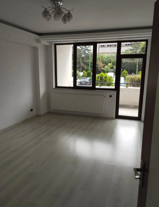 Apartament cu 3 camere, suprafata generoasa 112 mp, 2 grupuri sanitare, ISARAN