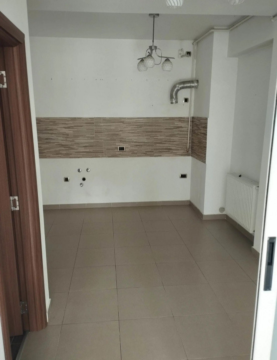 Apartament cu 3 camere, suprafata generoasa 112 mp, 2 grupuri sanitare, ISARAN