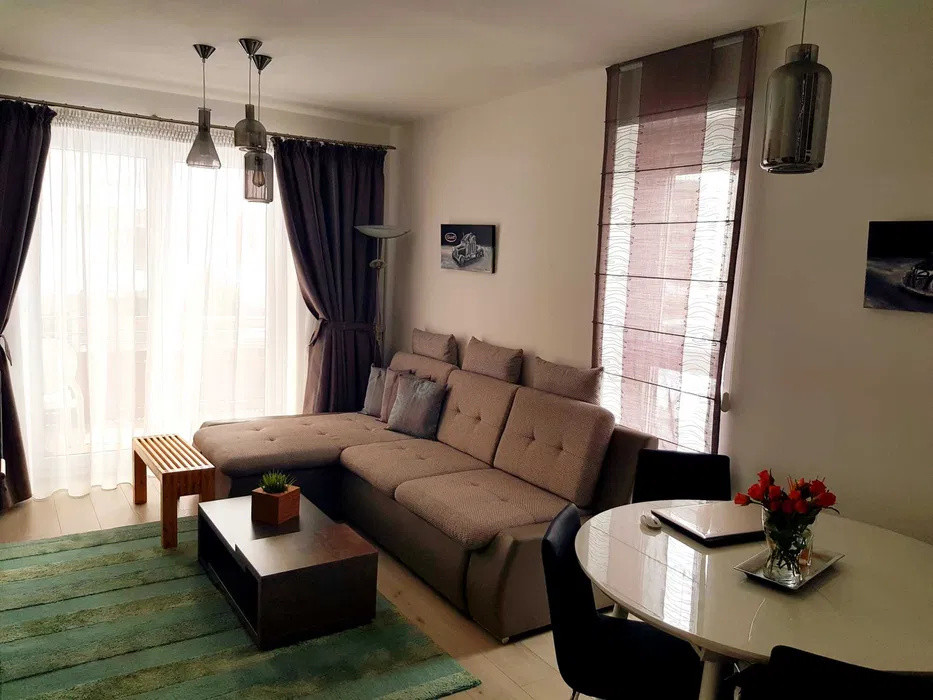 Apartament cu 2 camere, suprafata 52 mp, loc de parcare si boxa la Avangarden 2.