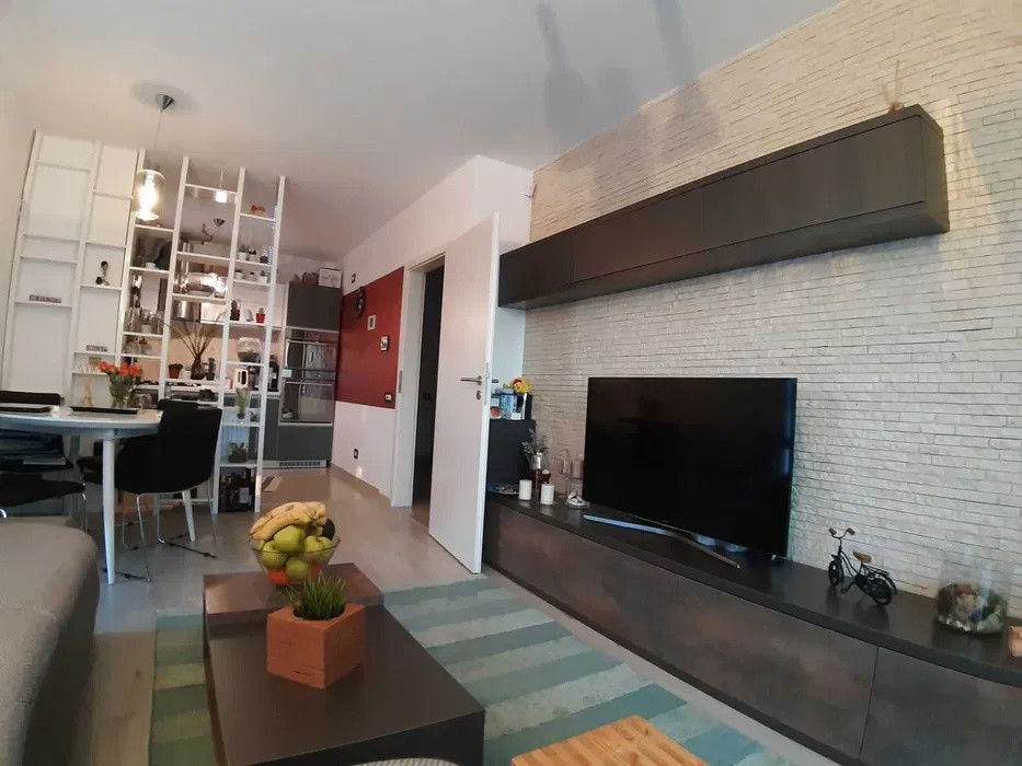 Apartament cu 2 camere, suprafata 52 mp, loc de parcare si boxa la Avangarden 2.