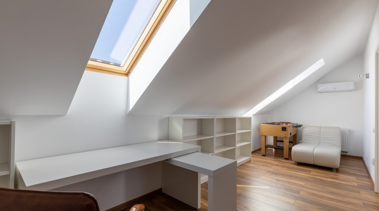 Casa individuala cu 4 camere, 120 mp util plus curte de 700 mp, zona Bartolomeu 