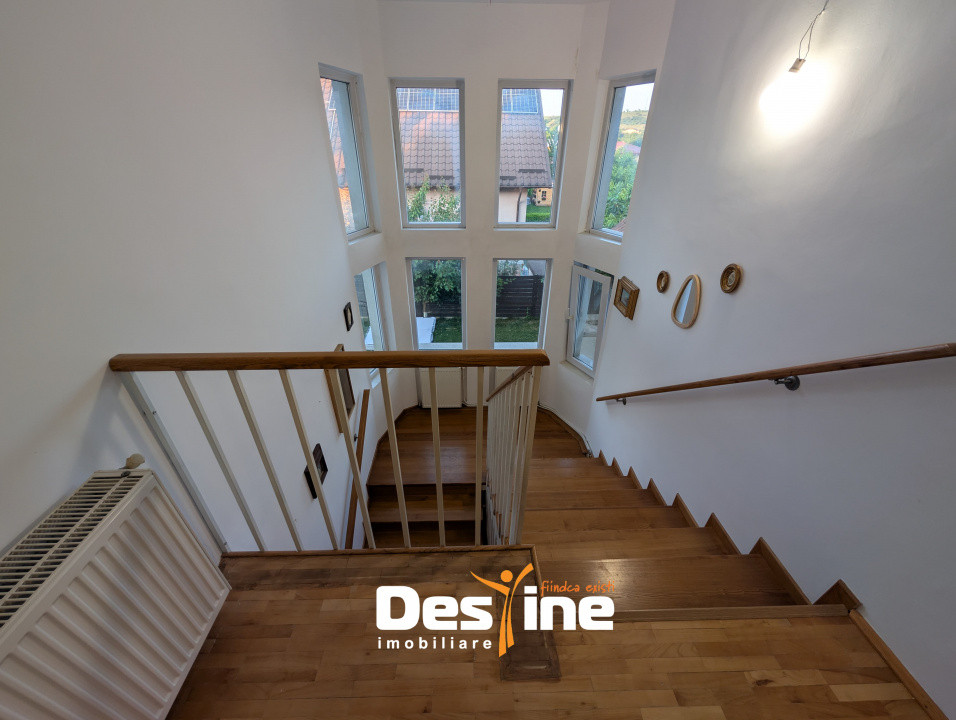 Vilă D+P+1+M 6 camere 180 mp cu 1000 mp teren și utilități, in spate Lidl Bucium