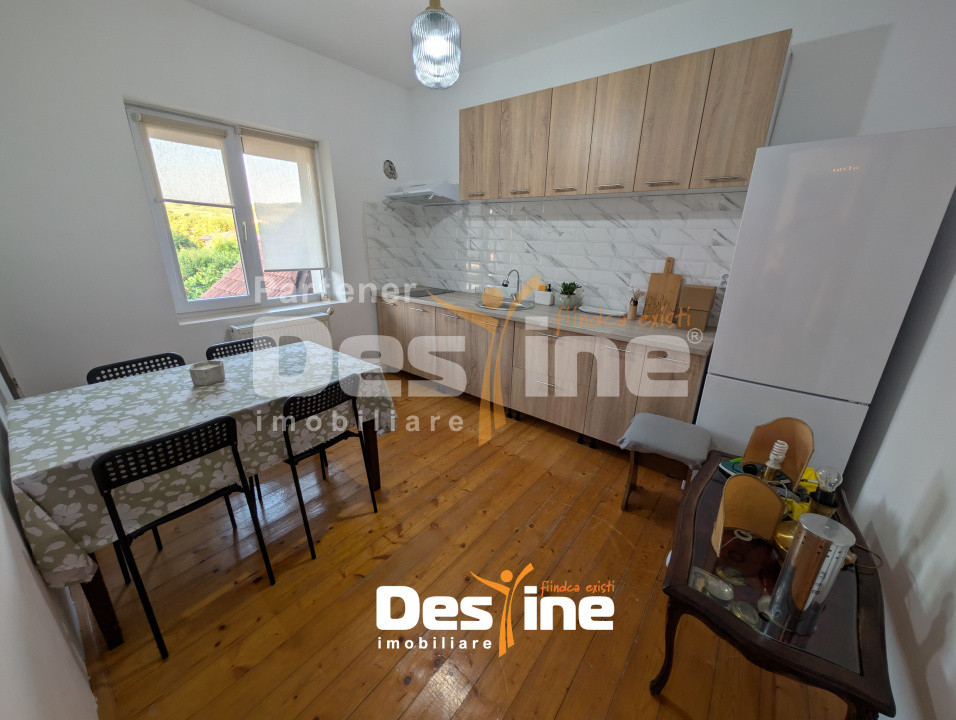 Vilă D+P+1+M 6 camere 180 mp cu 1000 mp teren și utilități, in spate Lidl Bucium