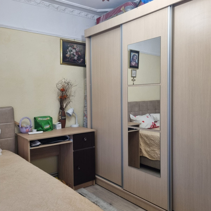 APARTAMENT DE VANZARE CU 2 CAMERE DECOMANDAT