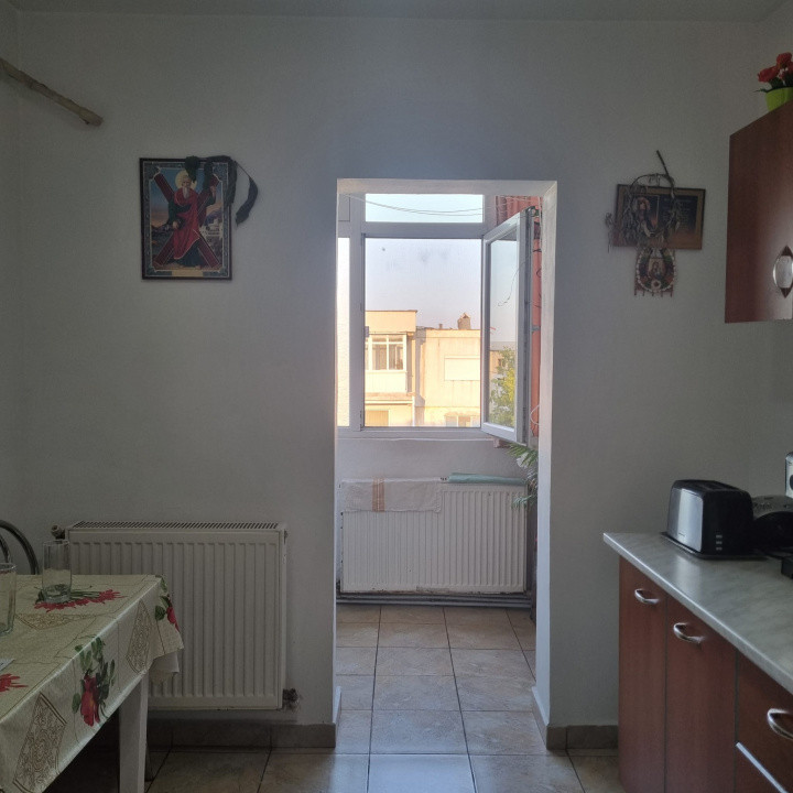 APARTAMENT DE VANZARE CU 2 CAMERE DECOMANDAT