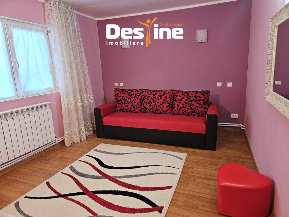 Casa cu etaj si mansarda, 7.200 mp teren, in comuna Probota 