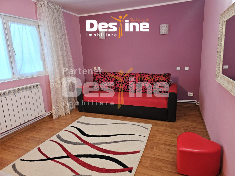 Casa cu etaj si mansarda, 7.200 mp teren, in comuna Probota 