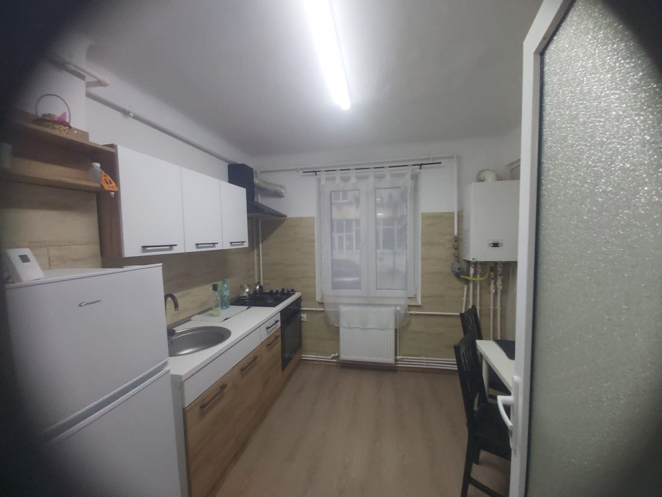 APARTAMENT DE INCHIRIAT IN CENTRU 