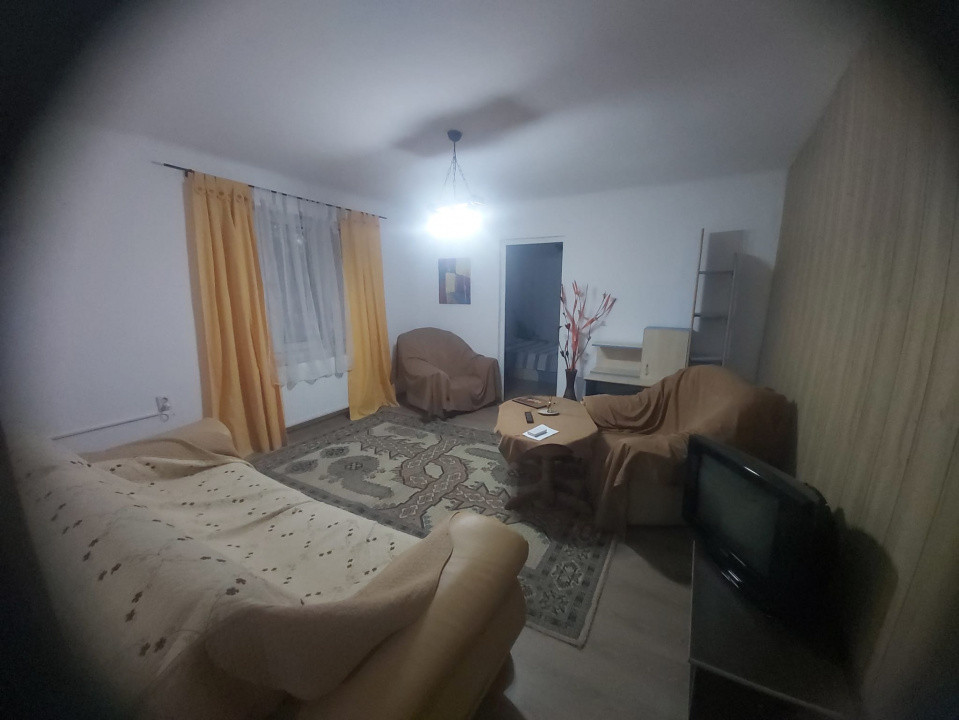 APARTAMENT DE INCHIRIAT IN CENTRU 