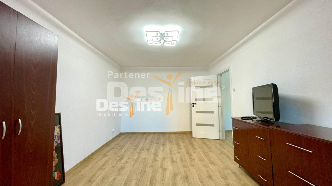 Podu Ros, apartament 2 camere , decomandat, 101,900 euro