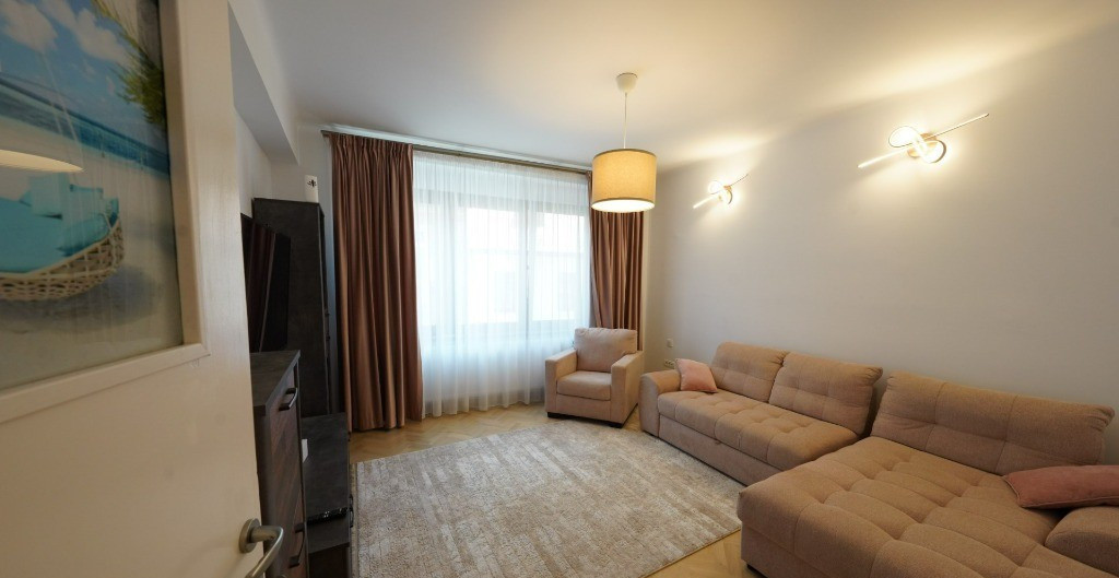 Apartament Cu 2 Camere, Centrul Orașului – La Doar Câteva Click-uri!