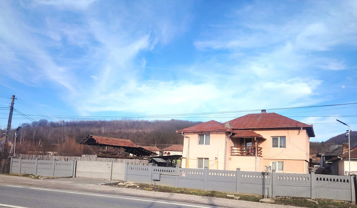 Teren de vânzare – oportunitate de investiție – DN67, Barsesti