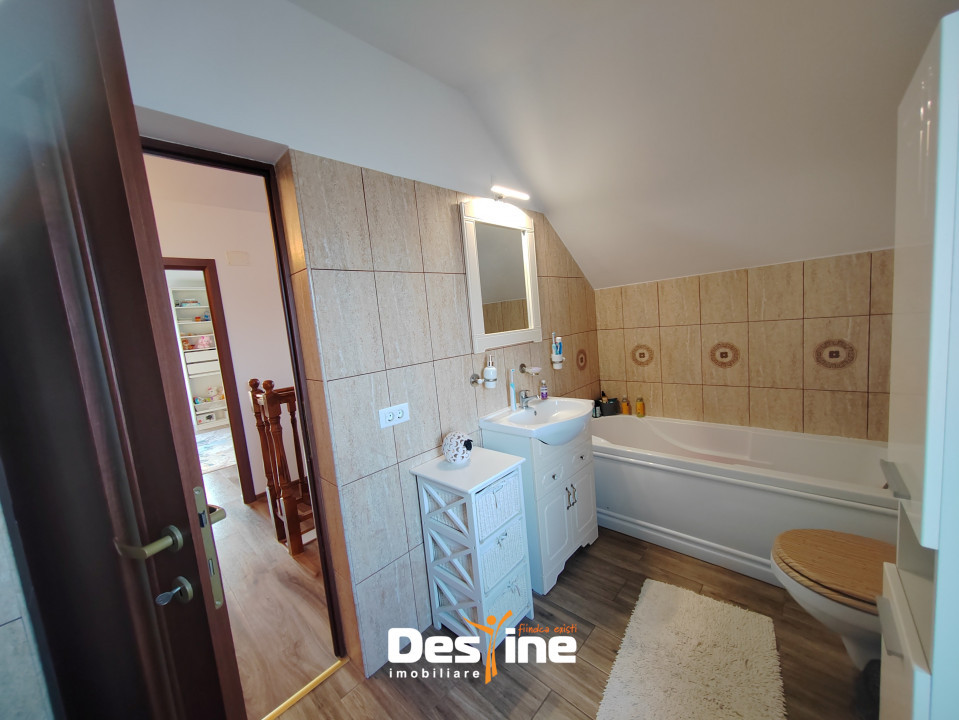 BÂRNOVA - Casă individuală P+1+POD, 140 mp + 380 mp teren