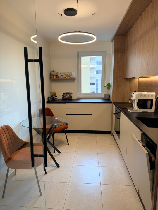 Studio 41 mp, etajul 2, mobilat lux, balcon, situat in Urban Plaza Carpatilor