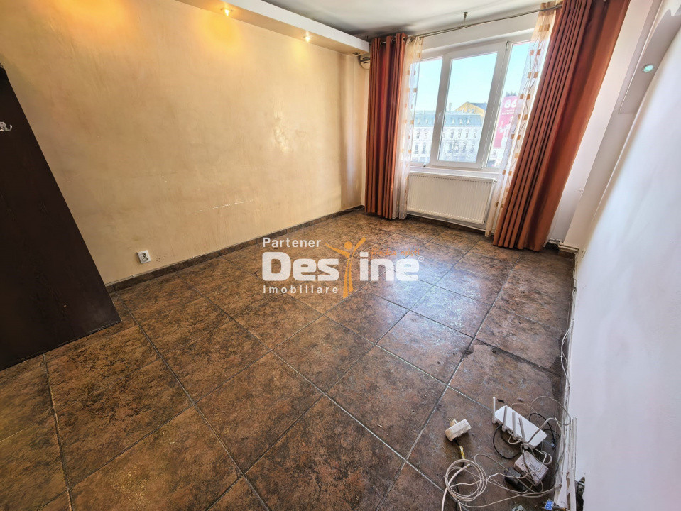 Piața Unirii -  Apartament cu 2 camere 48 mp decomandat, balcon, geam la baie