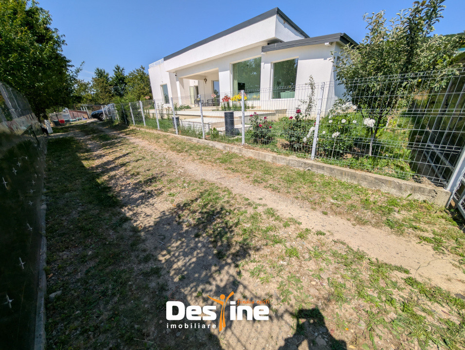 Casă sustenabilă 196 mp cu design futurist, în natură, mobilată utilată BÂRNOVA