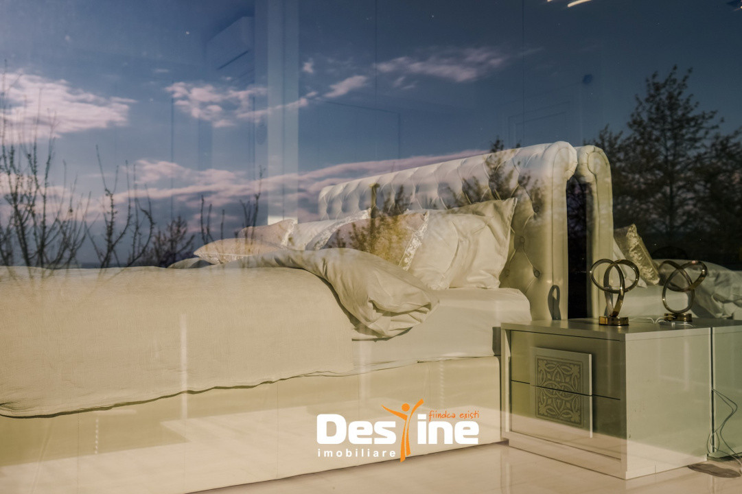 Casă sustenabilă 196 mp cu design futurist, în natură, mobilată utilată BÂRNOVA