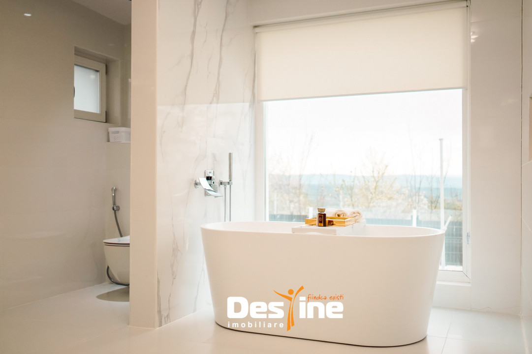 Casă sustenabilă 196 mp cu design futurist, în natură, mobilată utilată BÂRNOVA