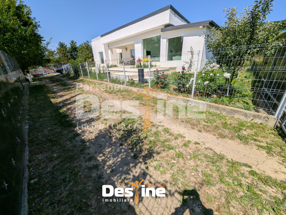 Casă sustenabilă 196 mp cu design futurist, în natură, mobilată utilată BÂRNOVA