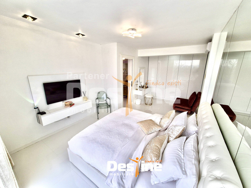 Casă sustenabilă 196 mp cu design futurist, în natură, mobilată utilată BÂRNOVA