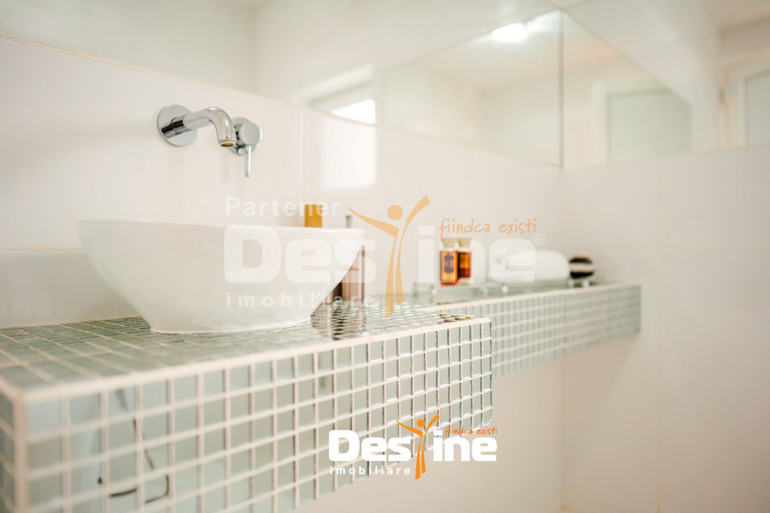 Casă sustenabilă 196 mp cu design futurist, în natură, mobilată utilată BÂRNOVA