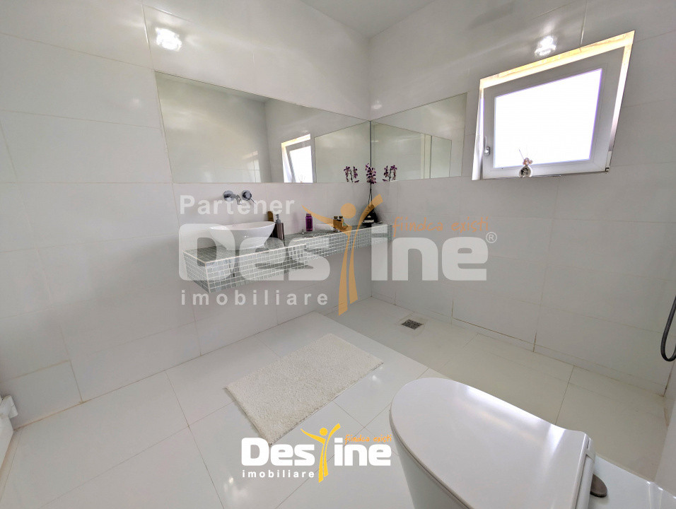 Casă sustenabilă 196 mp cu design futurist, în natură, mobilată utilată BÂRNOVA