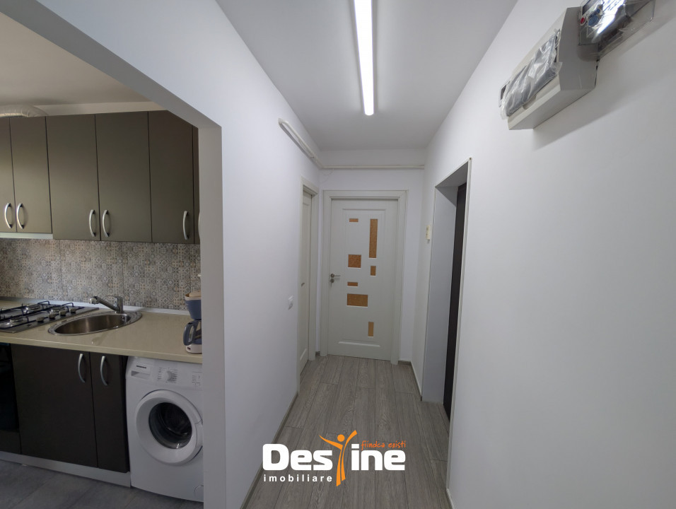 Centru Apartament 2 camere 41 mp etaj 2, partial mobilat baie cu geam renovat
