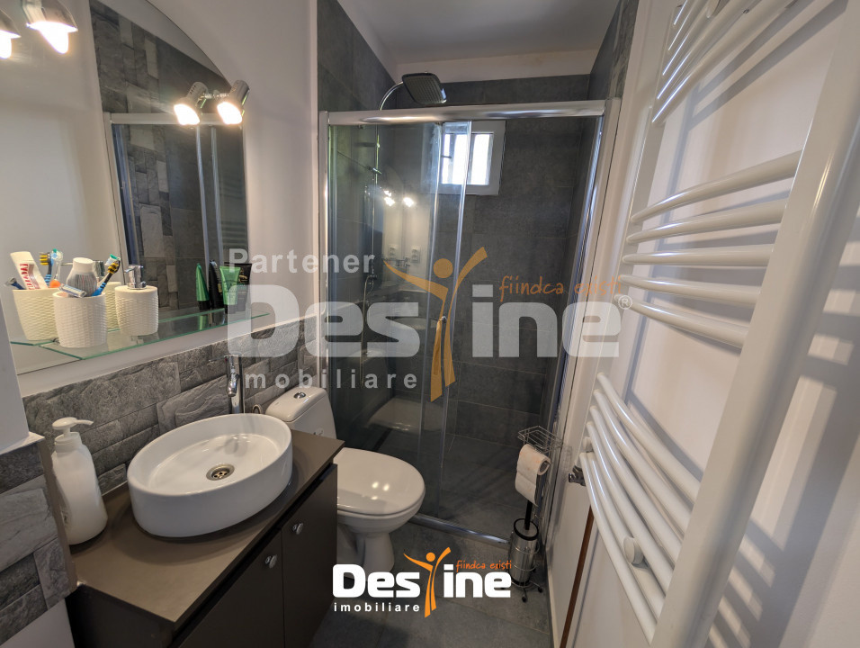 Centru Apartament 2 camere 41 mp etaj 2, partial mobilat baie cu geam renovat